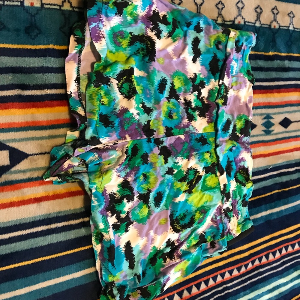 Shorts - Picture 2 of 2